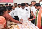 विष्णुभोग की खुशबू और बहनों के हुनर से सजी खास राखी, बिहान समूह की महिलाओं ने केंद्रीय राज्य मंत्री तोखन साहू को भेंट किया विष्णुभोग चावल और धान से बनी राखी…