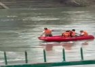 रक्षाबंधन के दिन दर्दनाक हादसा: बहन की अस्थियां विसर्जित करने पहुंचा युवक खारुन नदी में डूबा, तलाश जारी