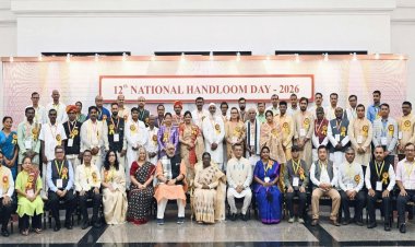 राष्ट्रपति द्रौपदी मुर्मु ने राष्ट्रीय हथकरघा दिवस समारोह में प्रदान किए संत कबीर और राष्ट्रीय हथकरघा पुरस्कार
