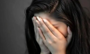 गुरु-शिष्य का रिश्ता शर्मसार! स्कूल के शिक्षक ने 11वीं की छात्रा को बनाया हवस का शिकार, घटना सामने आते ही मचा हड़कंप…
