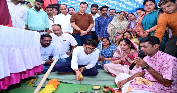 कोड़ातराई में 1.21 करोड़ रुपये की लागत से बनेगा पीएम स्कूल भवन, वित्त मंत्री ओ.पी. चौधरी ने किया भूमिपूजन