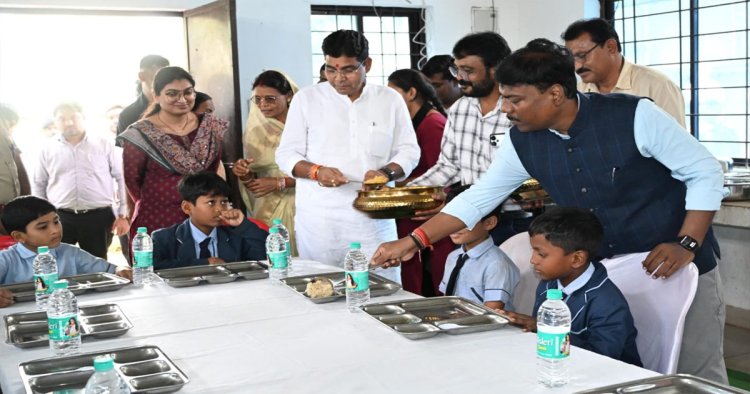 कुपोषण पर कड़ा प्रहार : नारायणपुर के 13 हजार से अधिक स्कूली बच्चों को अब रोजाना मिलेगा मुफ़्त पौष्टिक नाश्ता