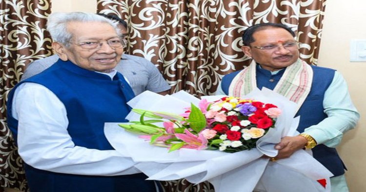 मुख्यमंत्री साय ने छत्तीसगढ़ के पूर्व राज्यपाल हरिचंदन से की सौजन्य भेंट