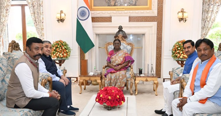 मुख्यमंत्री विष्णु देव साय के निमंत्रण पर राष्ट्रपति ने स्वीकार किया बस्तर दशहरा के मुरिया दरबार में शामिल होने का आमंत्रण