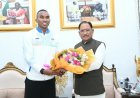 मुख्यमंत्री विष्णु देव साय से एशियन गेम्स के कांस्य पदक विजेता एथलीट अनिमेष कुजूर ने की सौजन्य मुलाकात