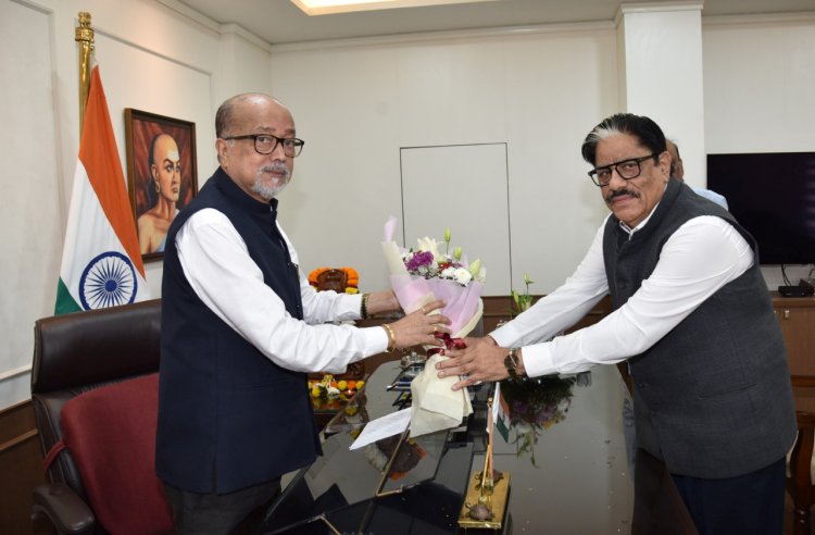 राज्यपाल रमेन डेका से राज्य नीति आयोग के उपाध्यक्ष गणेश शंकर मिश्रा ने की सौजन्य भेंट